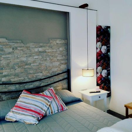 Prima Stella Tourist Rooms Minturno Exteriör bild